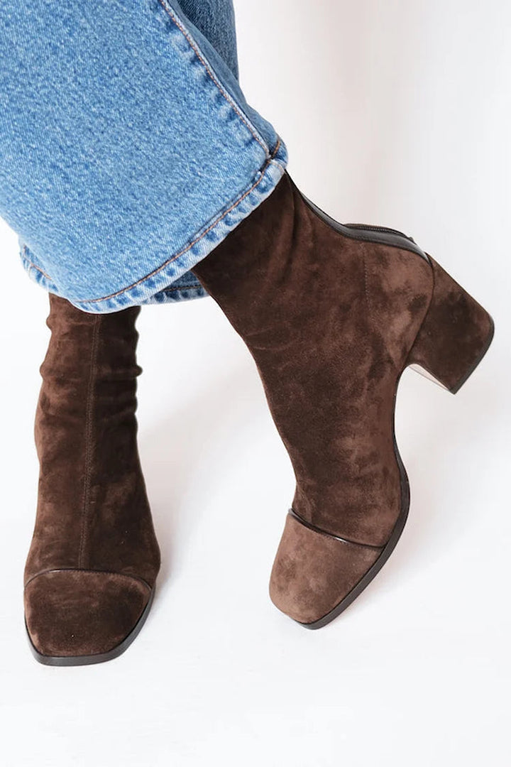 Dark Brown#Dark Brown_1