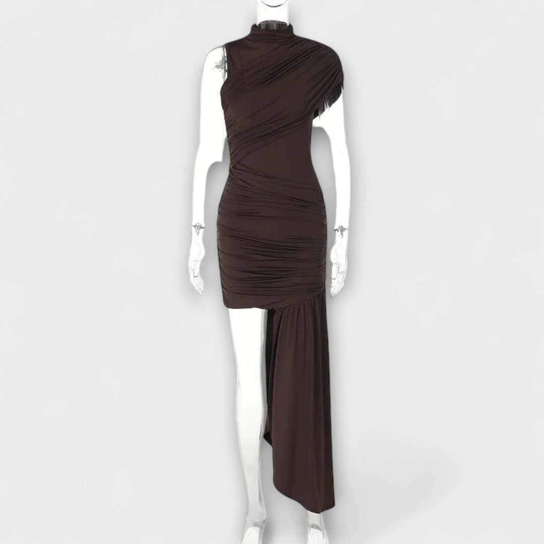 Aurora - Stylish, slim-cut dress with round neckline and pleats