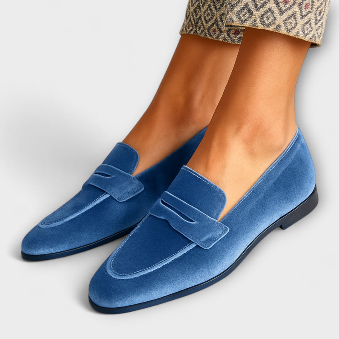Louise Sneakers in Velvet with Timeless Style