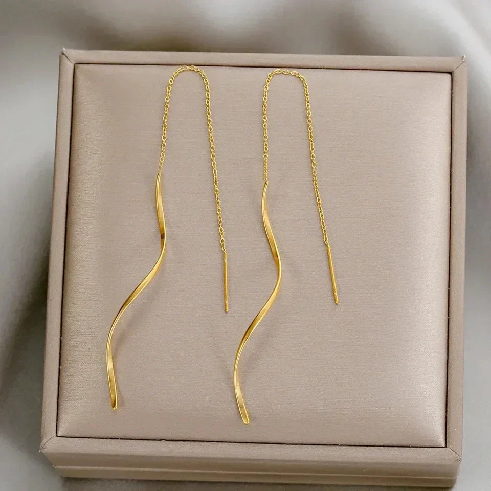 Aurora Earrings with Wavy Design