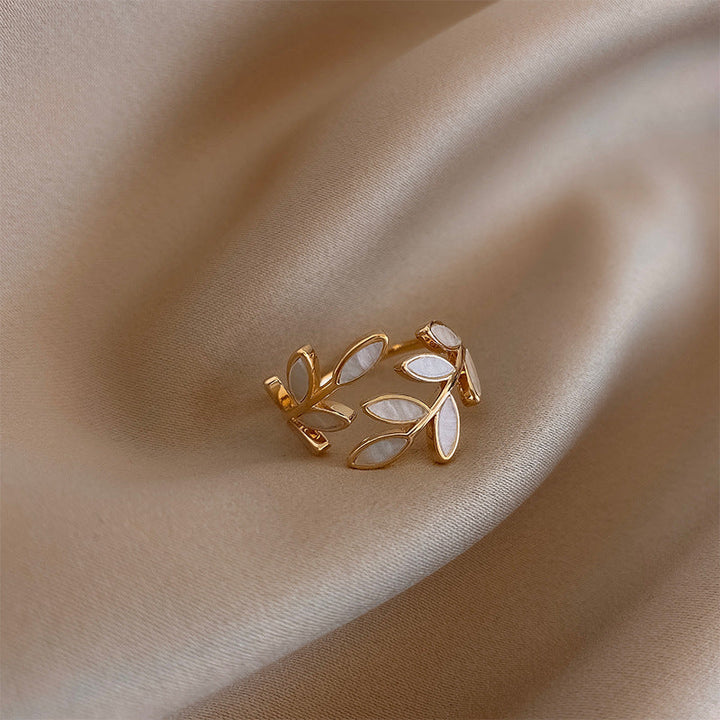 MELISSA LUNARE | LIGHT REFLEX RING