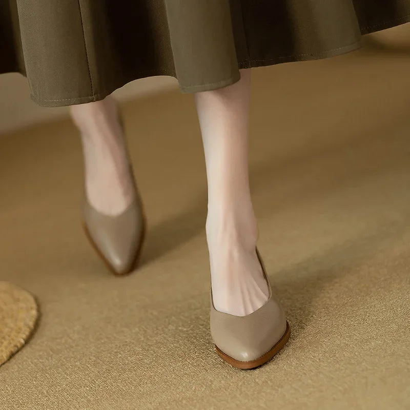Helen Classic Pumps
