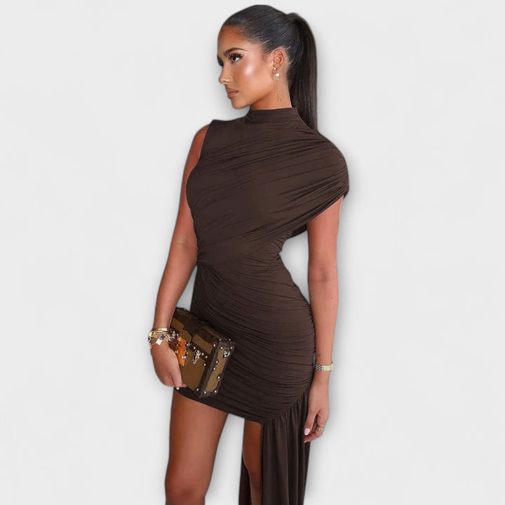 Aurora - Stylish, slim-cut dress with round neckline and pleats