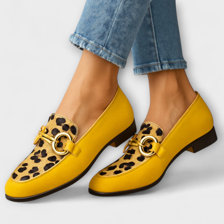 Sneaker Sonia with Animal Print and Decorative Buckle