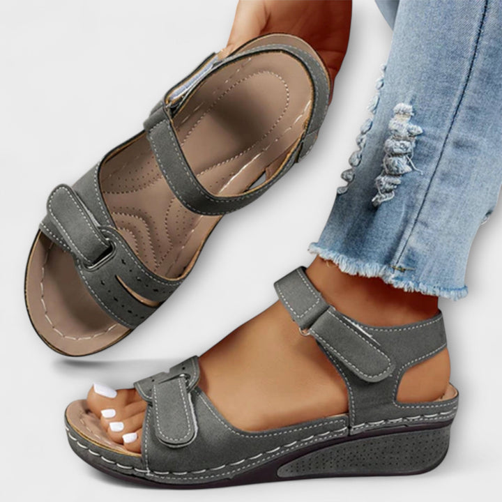 Solea - Comfortable Sandals